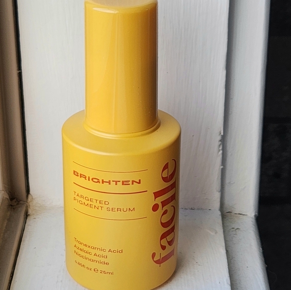 NIB FACILE BRIGHTEN TARGETED PIGMENT SERUM - Picture 15 of 16